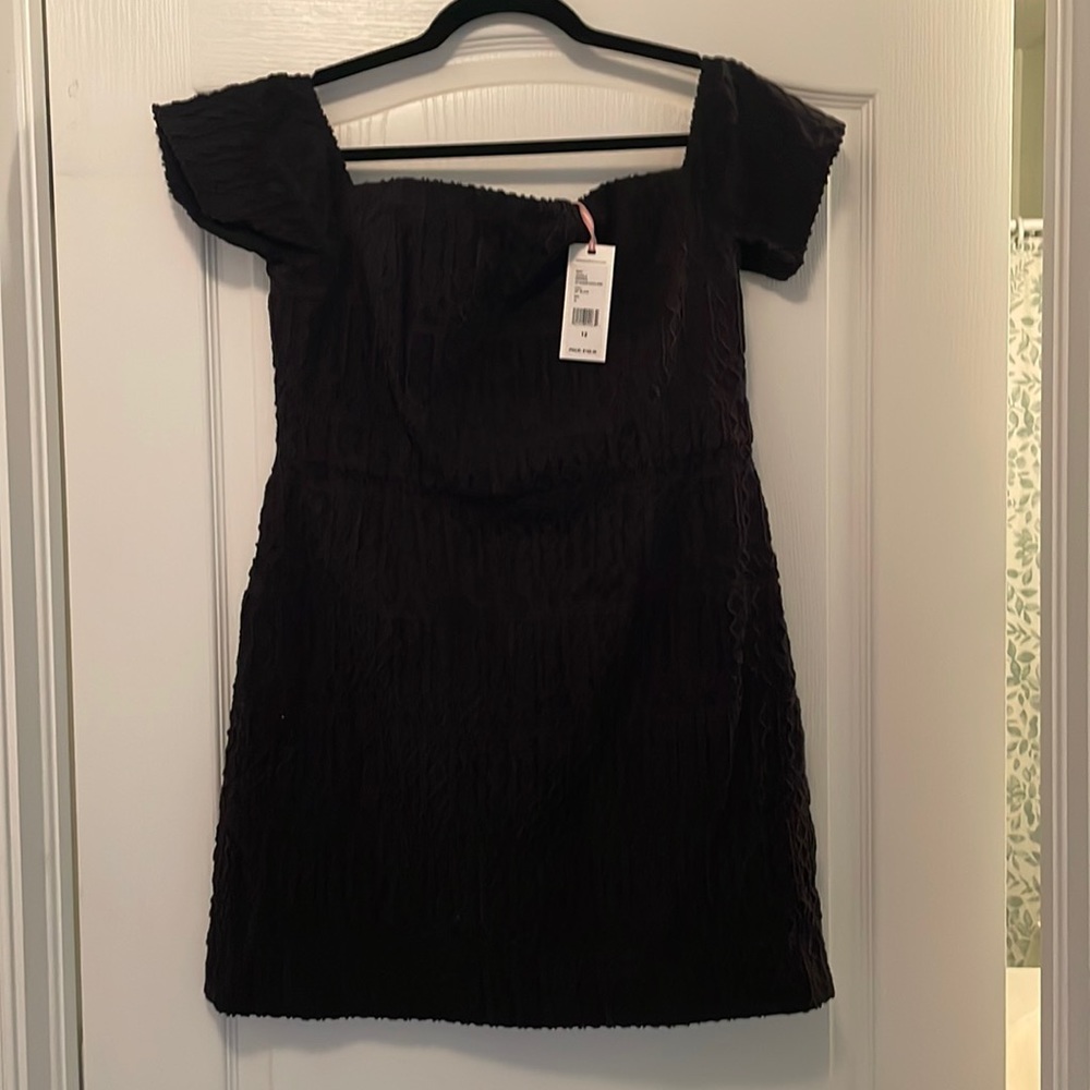 Vineyard Vines off the shoulder mini dress